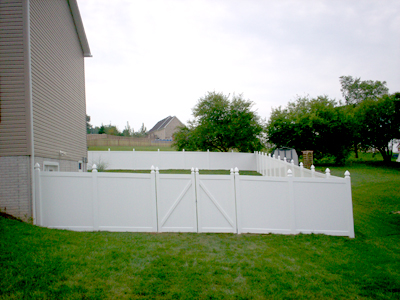 broadway vinyl fence